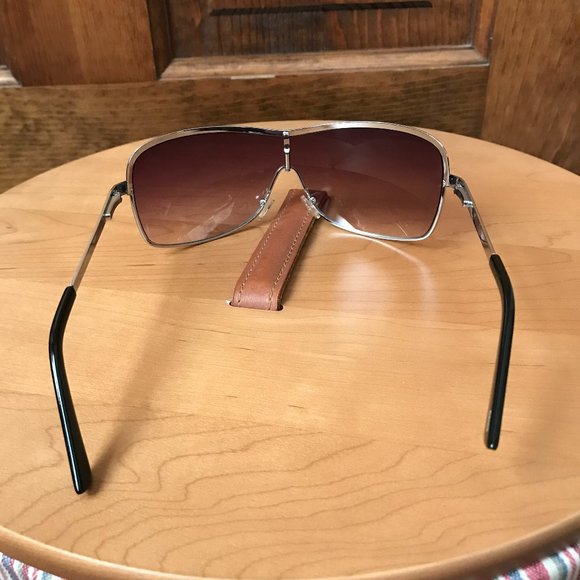 FINAL PRICE - Silvertone/Black Full Frame Sunglasses #3 - Picture 4 of 6